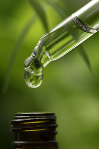 精华中药草本精华滴管照片