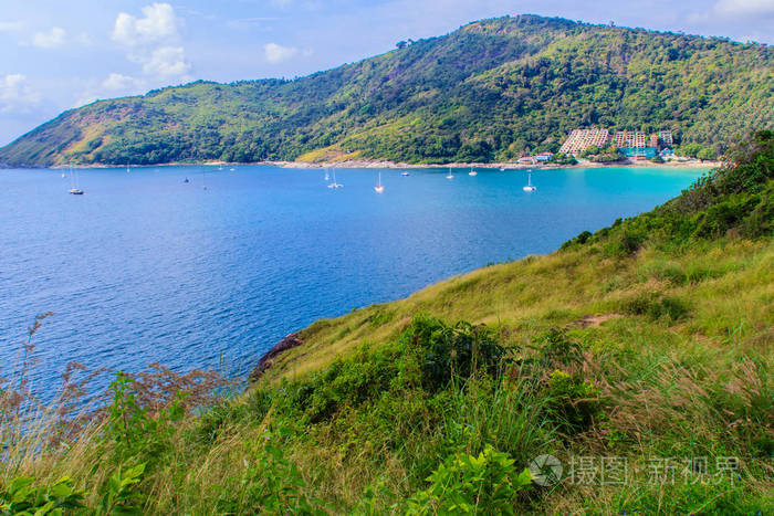 美丽的海景普吉岛悬崖和小岛屿附近蓬贴海角, 最美丽的日落观在普吉岛