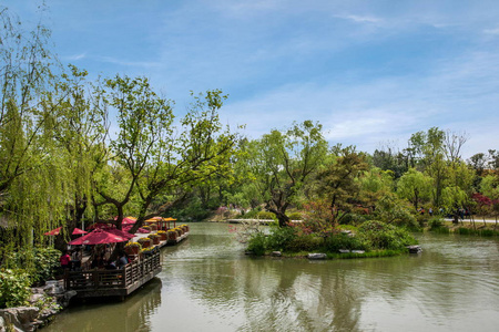 扬州市纤细西部湖花园建筑