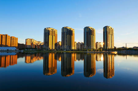 大庆夕阳景观中美丽的倒影