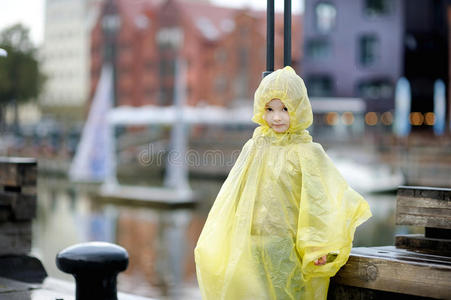 透明小雨衣图片