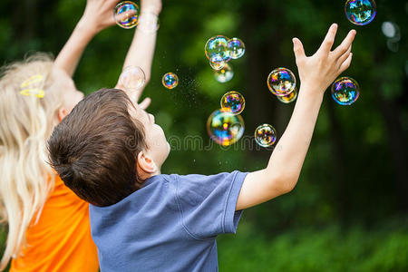 吹泡泡游戏图片