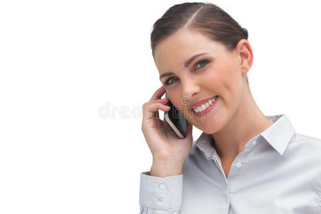 微笑的商务女性在打手机