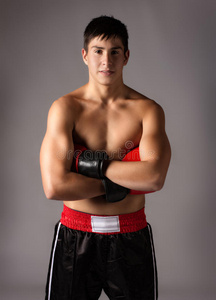 青年男子跆拳道运动员图片