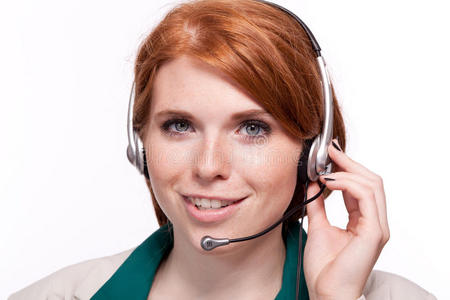 微笑的商务女性呼叫中心代理接线员独立画像