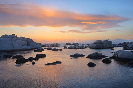 日落后的海石，科西嘉岛