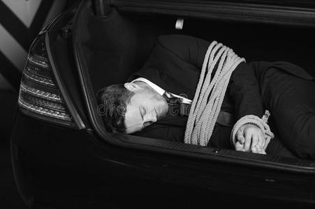 被绑架白丝护士图片