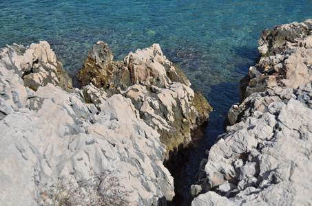 在克罗地亚沿海岩景观