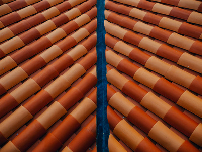 橙色的瓷砖在屋顶的纹理