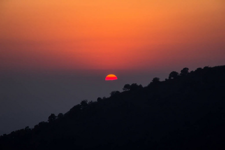 夕阳红山区图片