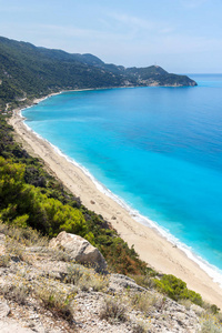 Kokkinos Vrachos 海滩与蓝色水域，莱夫卡达惊人的景观