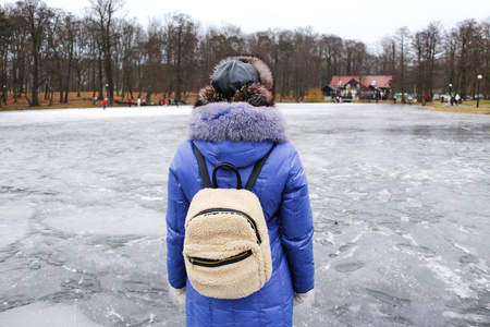 冰雪女孩图片-冰雪女孩素材-冰雪女孩插画-摄图新视界