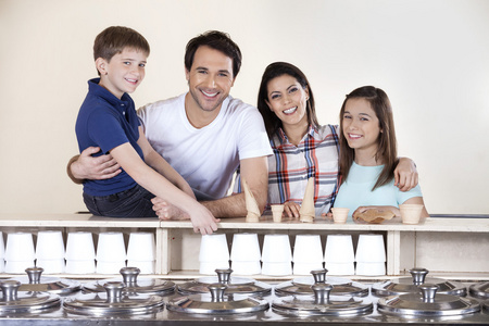 幸福的家庭，冰激凌店柜台