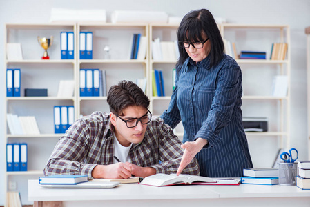 个别的狂热图片