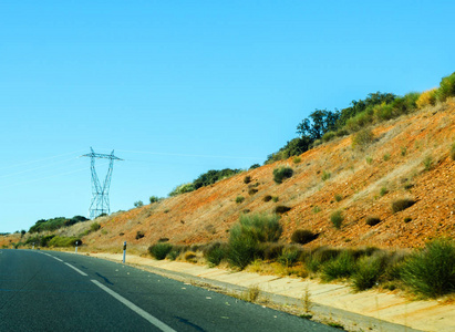 快速路在山在西班牙, 秀丽风景山, 干燥地球和岩石从太阳, 运输