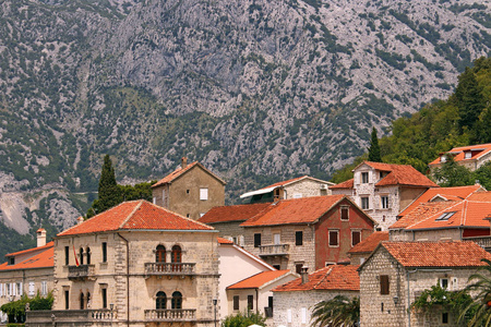 老石房子著名旅游目的地 Perast 黑山