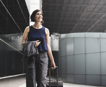 女商人旅行图片