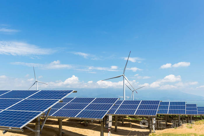 鄱阳湖湖上的太阳能电站和风力发电场, 洁净的天空照片-正版商用图片0