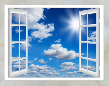 打开窗口的云阳光照片