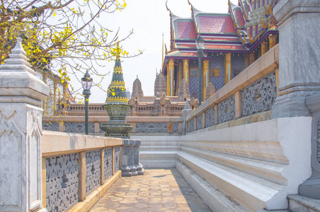 玉佛寺，寺在皇家大 Palac 的翡翠佛