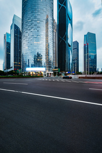 在深圳，中国城市的道路