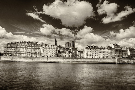 塞纳河从巴黎市容观全景