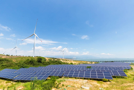 江西省鄱阳湖湖滨太阳能电站与风电场清洁能源