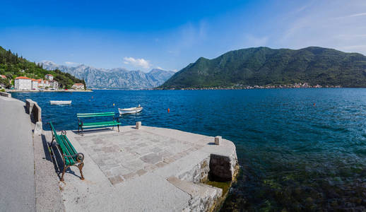 Perast 上科托尔湾的全景