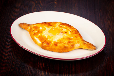 Adjarian Khachapuri 鸡蛋干酪