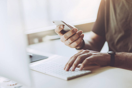 触摸阳光图片-触摸阳光素材-触摸阳光插画-摄图新视界