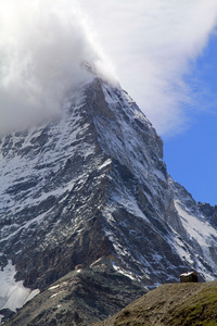 云，瑞士传奇的马特宏峰高峰