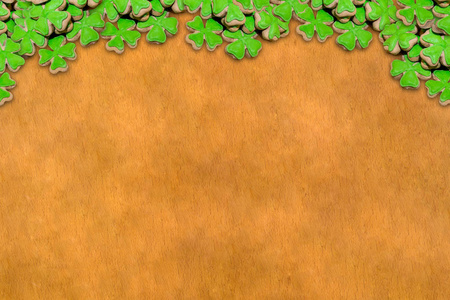 卡片的装饰在爱尔兰天的春天假日传统的标志圣帕特里克复制空间在木基础基地