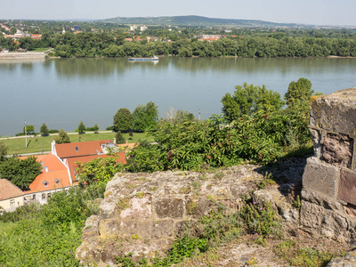 埃斯泰尔戈姆在多瑙河河