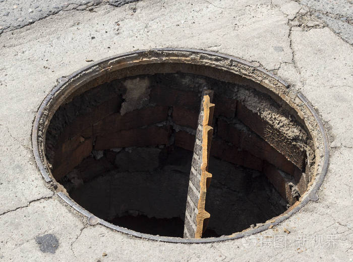 室外下水道舱口, 关闭, 破损和打开下水道盖