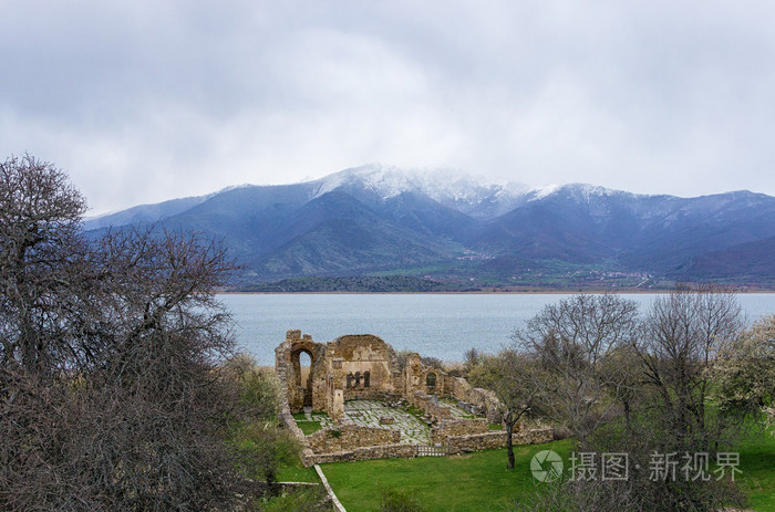 在阿基 Achilios 岛上，小普雷斯帕湖，黄金，希腊拜占庭时期的遗迹