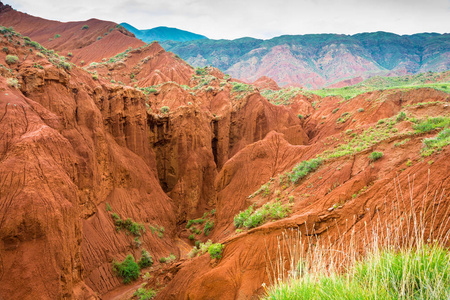 美丽的山景观在风积山，Kyrgyzsta