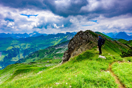 全景视图从 Nebelhorn 山和阿尔卑斯的风景风景在巴伐利亚, 德国