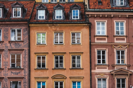 老美丽的小镇房子华沙景点 有窗户的五颜六色的房子