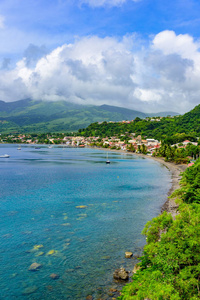 天堂海岸在圣皮埃尔与 Pelee, 活跃山在马提尼克, 加勒比海