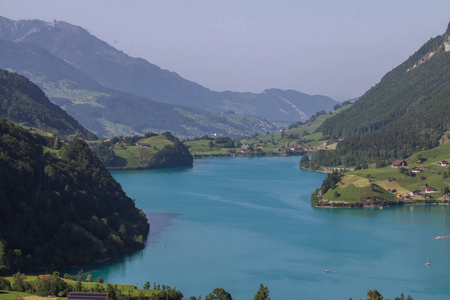 湖 Lungern，瑞士