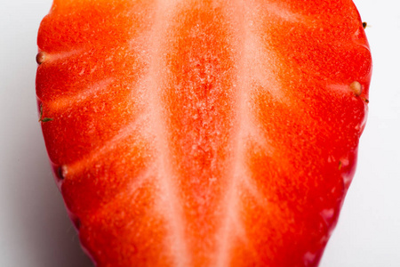 微距摄影的切片草莓