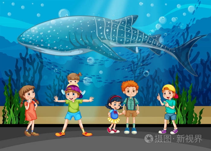儿童和虎鲸在水族馆