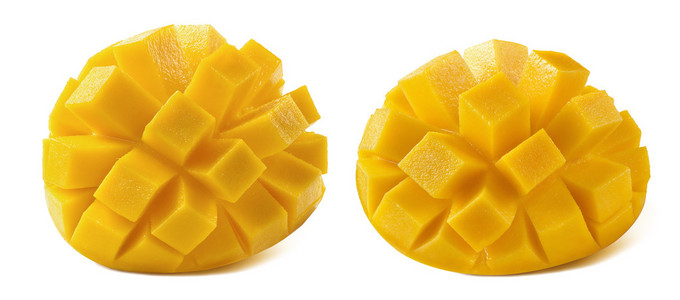 切丁案板芒果半切丁孤立在白色背景上的双 2照片