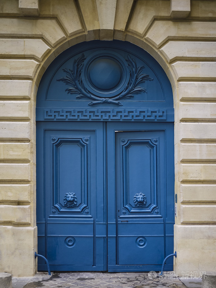 蓝色的木门巴黎法国