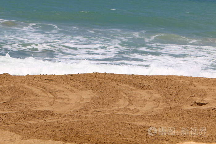 在以色列北部地中海沿岸的海岸