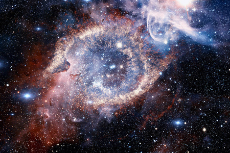 在深太空中的螺旋星云。由 Nasa 提供的这幅图像的元素