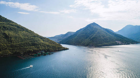 空中美丽的景色在 Kotor 湾。黑山