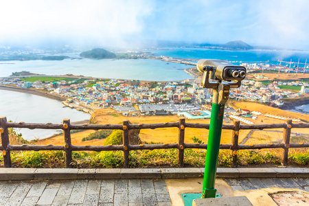 查看从城山日出峰山在韩国济洲岛