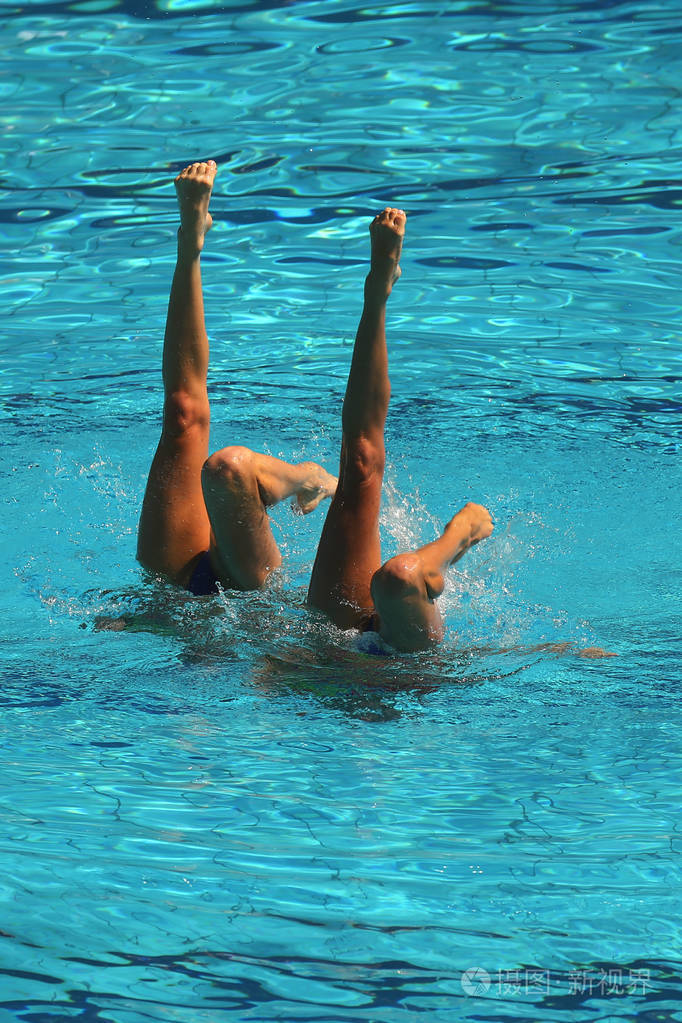 花样游泳双人比赛期间