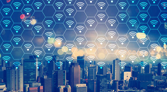 城市天际线的 Wifi 概念与鸟瞰图